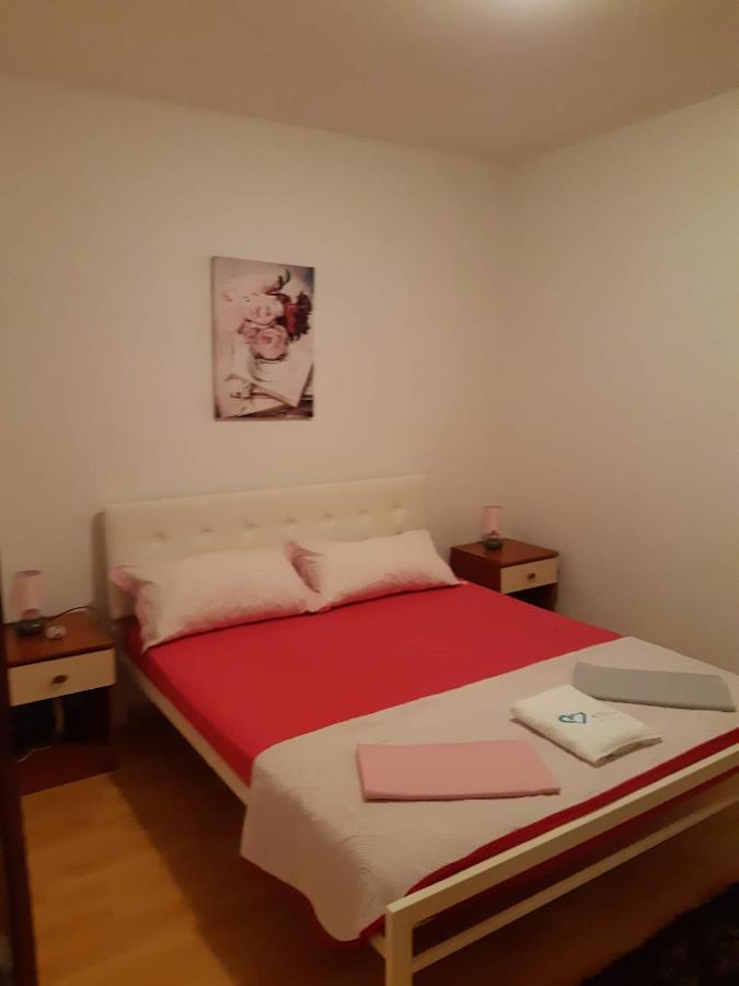 Apartments Lola Biograd Na Moru Luaran gambar