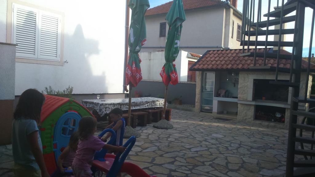 Apartments Lola Biograd Na Moru Luaran gambar