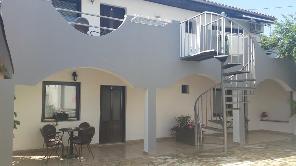 Apartments Lola Biograd Na Moru Luaran gambar