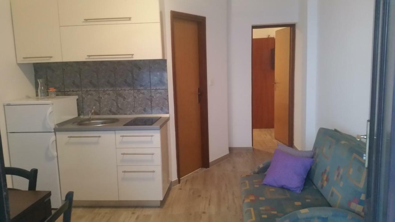 Apartments Lola Biograd Na Moru Luaran gambar
